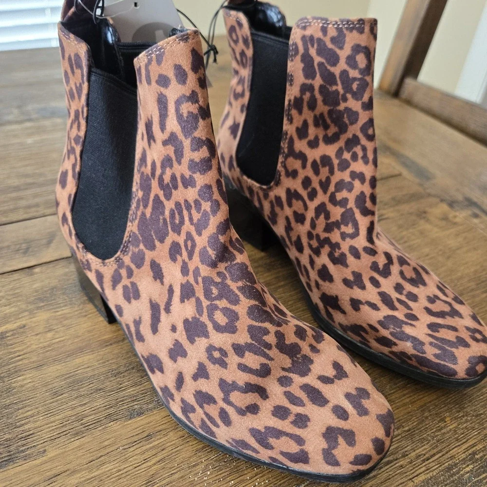 A New Day Ellie Cheetah Chelsea Boots Brown Black Block Heel Women's 7 NWT‎